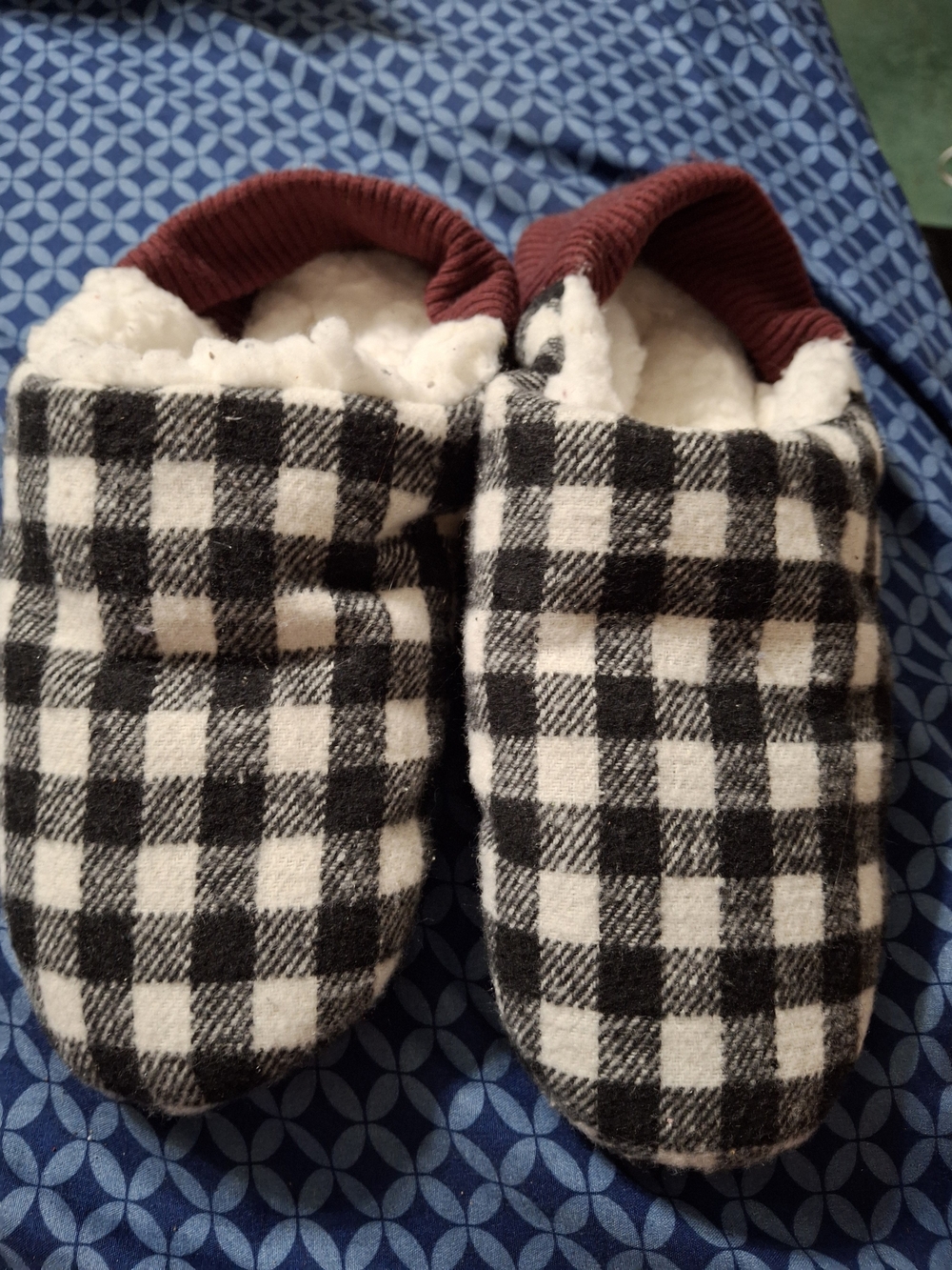 Black & White Plaid Women's Cozy Slippers with Burgundy Trim